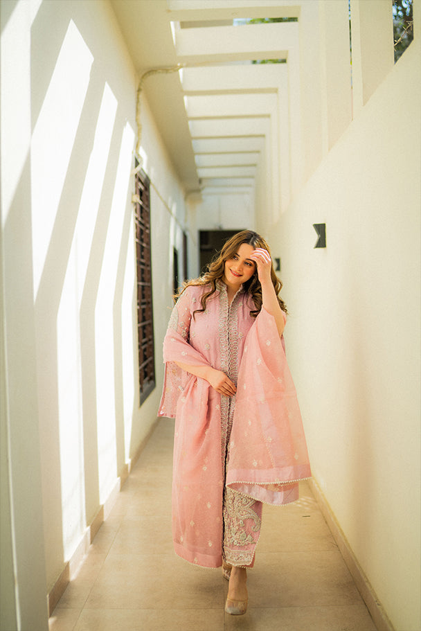 Aiman Khan (GAMAK)