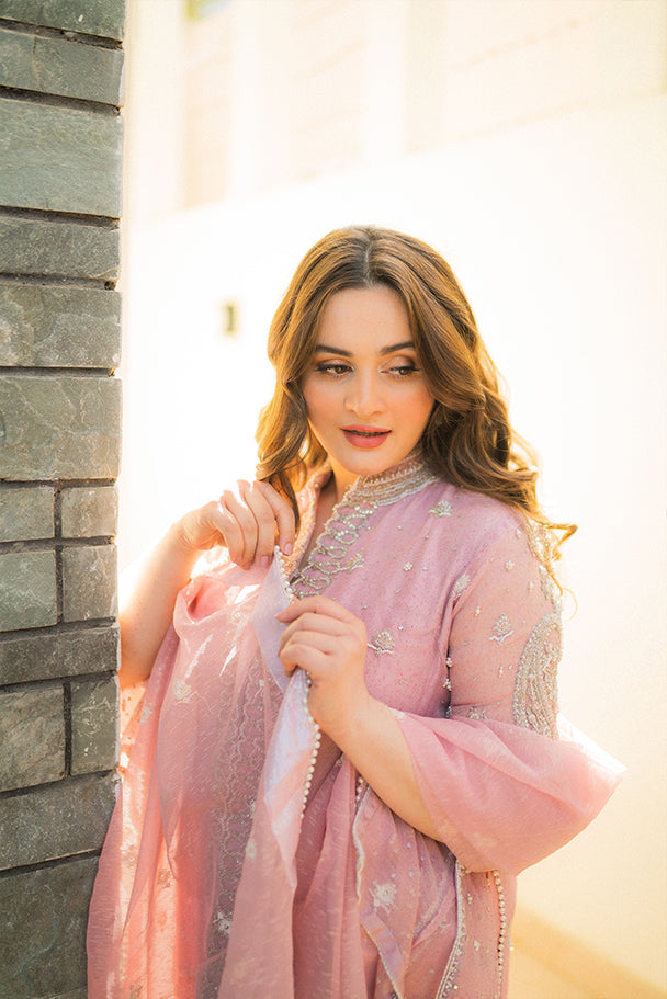 Aiman Khan (GAMAK)